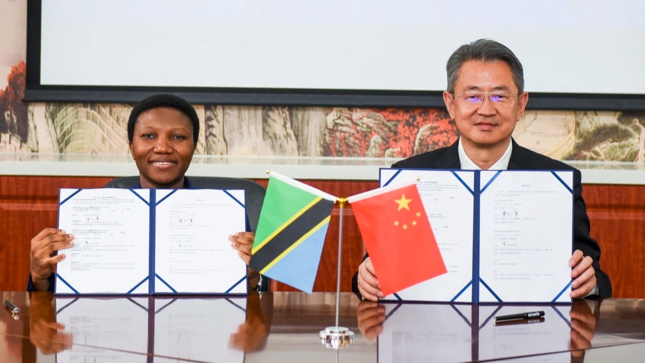 CHUO CHA BAHARI DAR ES SALAAM (DMI) NA CHUO KIKUU CHA BAHARI CHA DALIAN CHA UCHINA(DMU) WASAINI MAKUBALIANO YA USHIRIKIA...