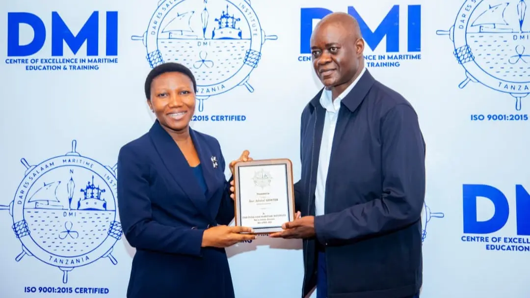 MAAFISA NA ASKARI KUTOKA JESHI LA WANAMAJI WA TANZANIA NA NAMIBIA WATEMBELEA CHUO CHA BAHARI DAR ES SALAAM (DMI)